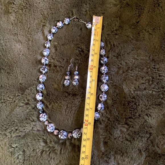 18” Marble & Crystal Necklace Set - Picture 7 of 7